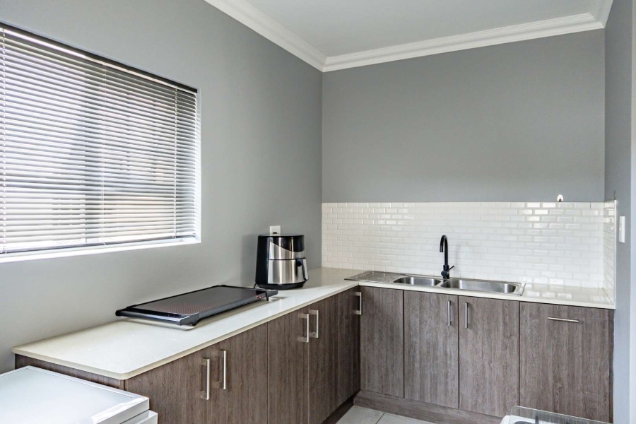 2 Bedroom Property for Sale in Heiderand Western Cape